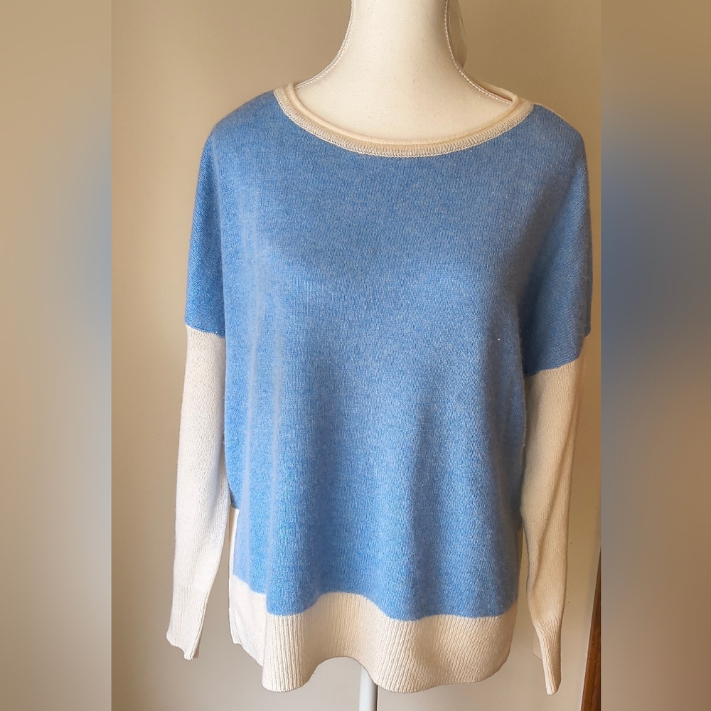 Charli London 100% Cashmere Women's Size Small Pullover Sweater Sky Blue & Cream